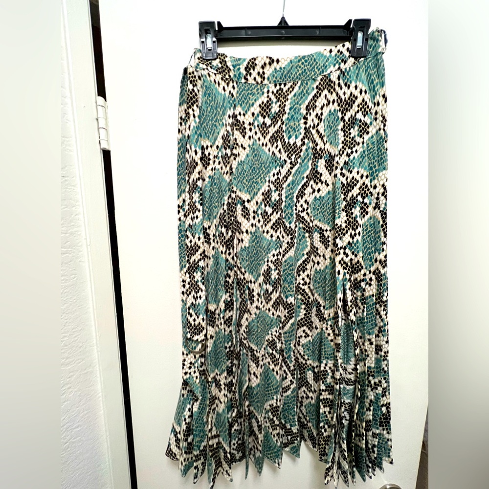 Topshop pleated skirt new without tags